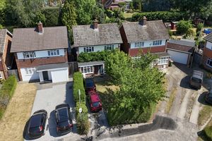 Seymour Close, East Molesey Drone- click for photo gallery